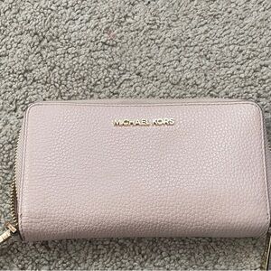 Michael Kors Pebbled Leather Wallet - Light Taupe